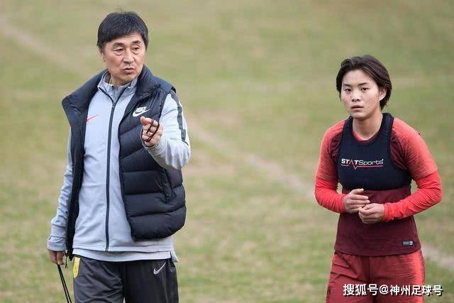 拉亚期待与拜仁的对决，渴望全取三分